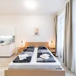 Apartman Borivojova 63 *