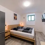 Apartman Borivojova 63 *