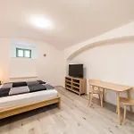 Borivojova 63